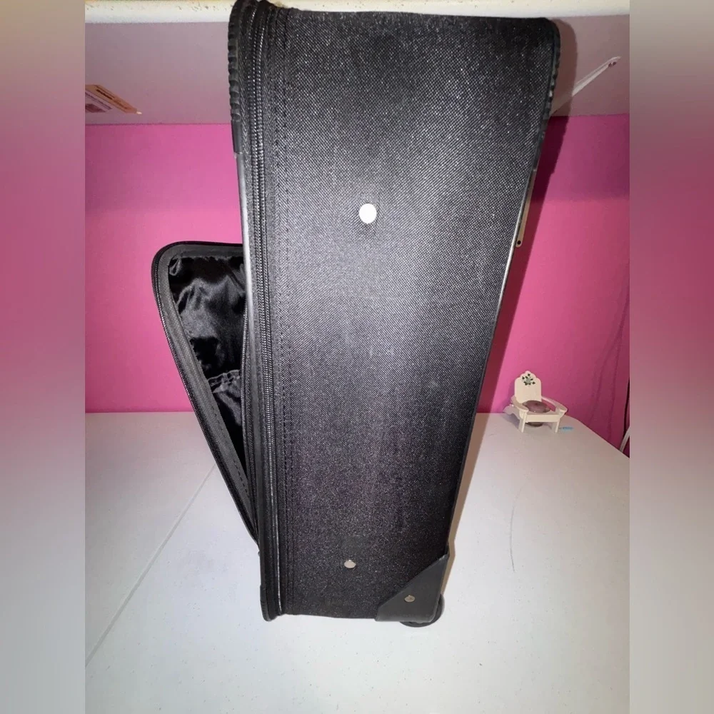 American Tourister Black Travel Bag